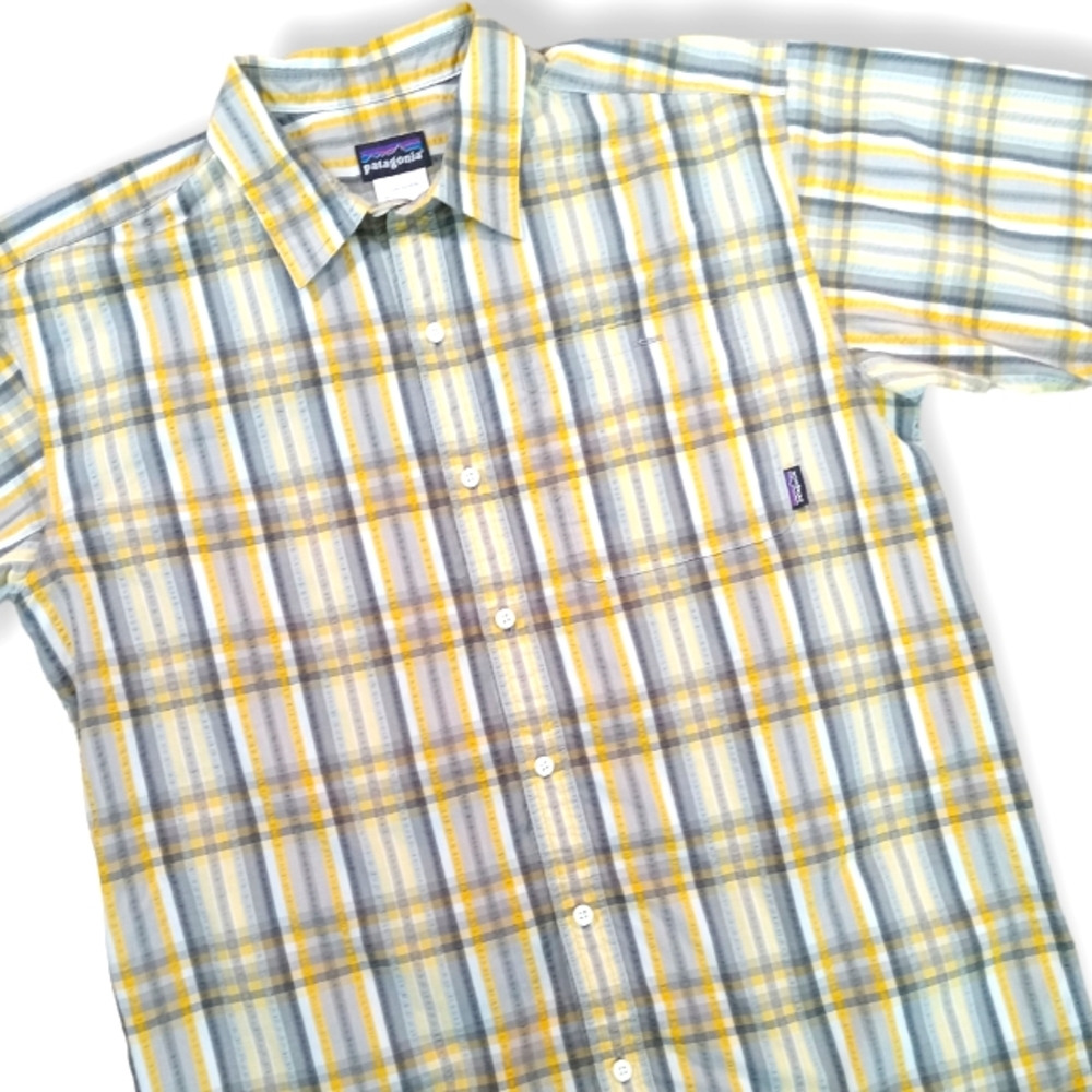 Patagonia Men's Button down yellow plaid short sleeve shirt smalll